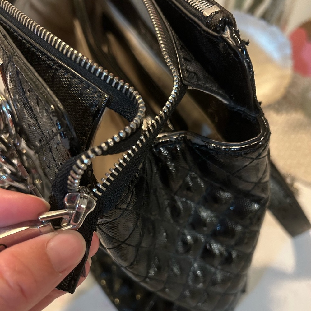 Guess Black Queenie Satchel Handbag - Picture 15 of 15